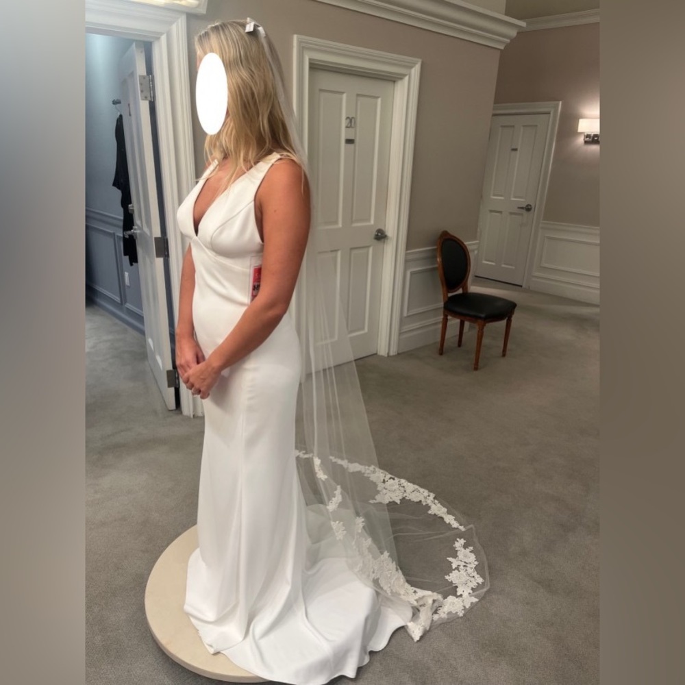 NWT Amsale Donna Wedding Dress - Never Worn (Kleinfeld Bridal) - Size 8 (US 6) - Picture 4 of 9